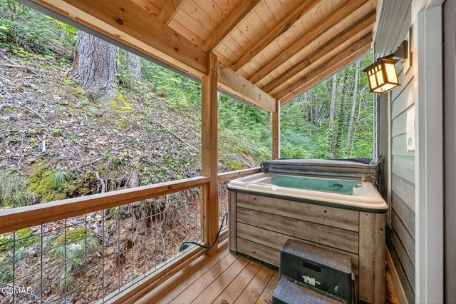 2489 Waldens Creek Road, Sevierville, TN 37862