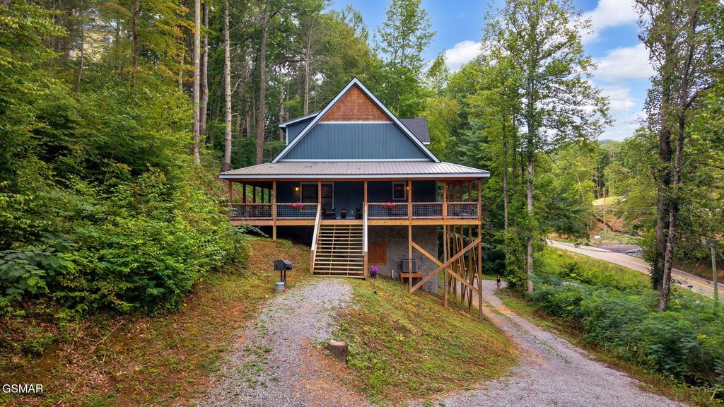 2489 Waldens Creek Road, Sevierville, TN 37862