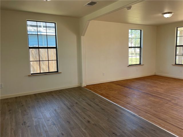 309 Seim Ave, Orange Grove, TX 78372
