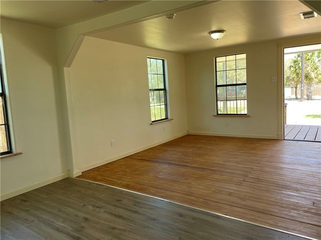 309 Seim Ave, Orange Grove, TX 78372