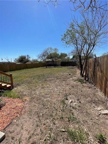 309 Seim Ave, Orange Grove, TX 78372