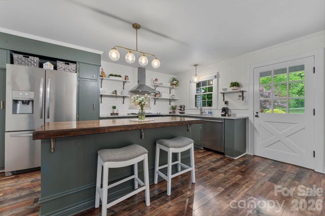 1014 Bramblewood Court NE, Lenoir, NC 28645