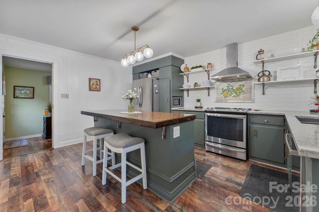 1014 Bramblewood Court NE, Lenoir, NC 28645
