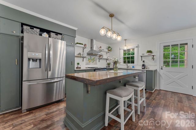 1014 Bramblewood Court NE, Lenoir, NC 28645