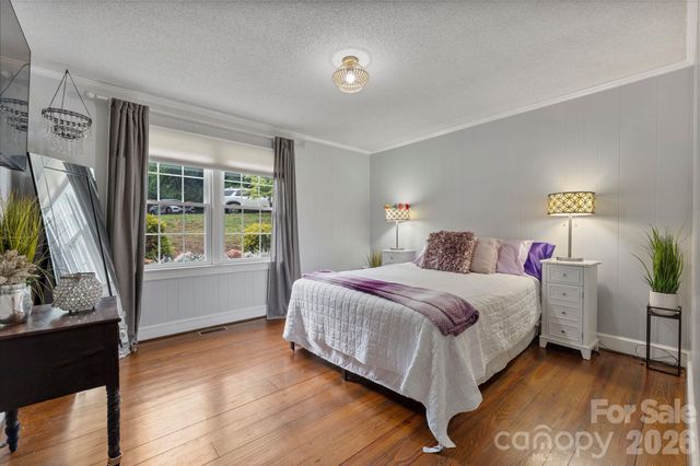 1014 Bramblewood Court NE, Lenoir, NC 28645