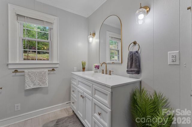 1014 Bramblewood Court NE, Lenoir, NC 28645