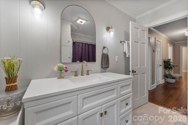 1014 Bramblewood Court NE, Lenoir, NC 28645