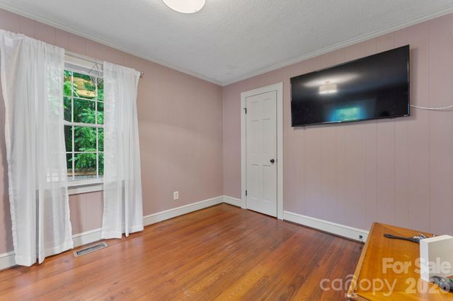 1014 Bramblewood Court NE, Lenoir, NC 28645