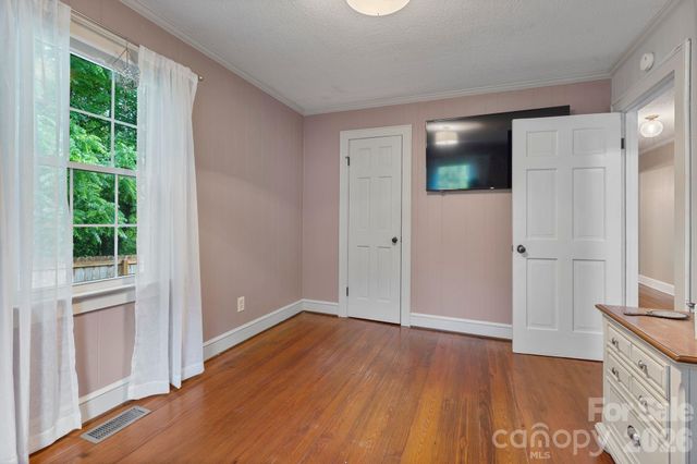 1014 Bramblewood Court NE, Lenoir, NC 28645