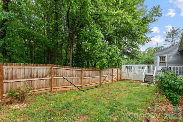 1014 Bramblewood Court NE, Lenoir, NC 28645