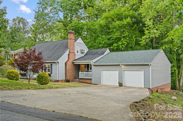 1014 Bramblewood Court NE, Lenoir, NC 28645