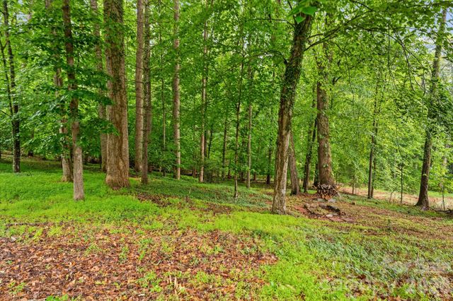 1014 Bramblewood Court NE, Lenoir, NC 28645