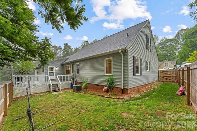 1014 Bramblewood Court NE, Lenoir, NC 28645