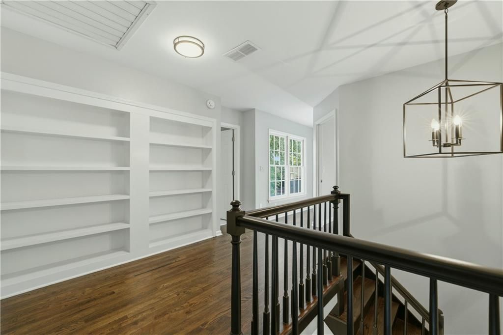 Image 19 of property listing at 1122 Club Trace NE, Atlanta, GA 30319