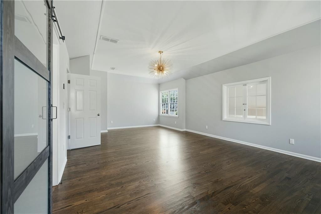Image 21 of property listing at 1122 Club Trace NE, Atlanta, GA 30319