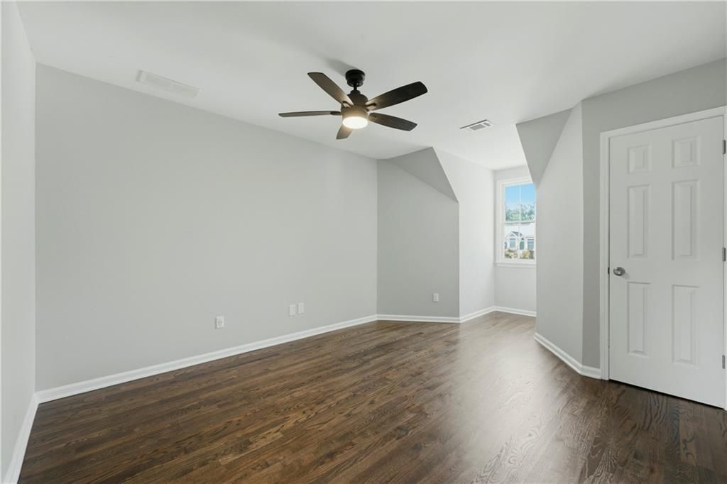 Image 27 of property listing at 1122 Club Trace NE, Atlanta, GA 30319