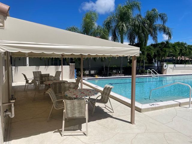 4504 DEER TRAIL BOULEVARD, Sarasota, FL 34238