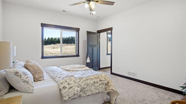 3329 Sunflower Lane, Eau Claire, WI 54703