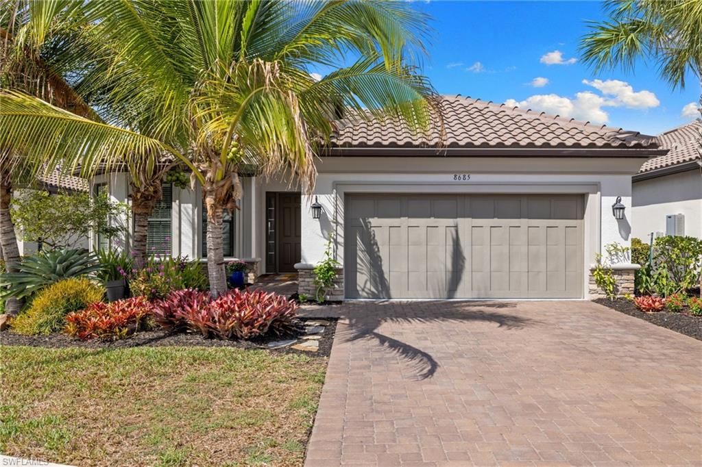 8685 Dilillo CT, NAPLES, FL 34119 — exterior