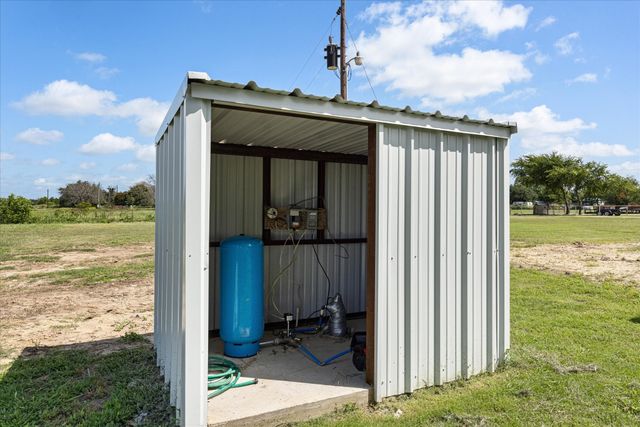 896 S County Road 283, Stephenville, TX 76401