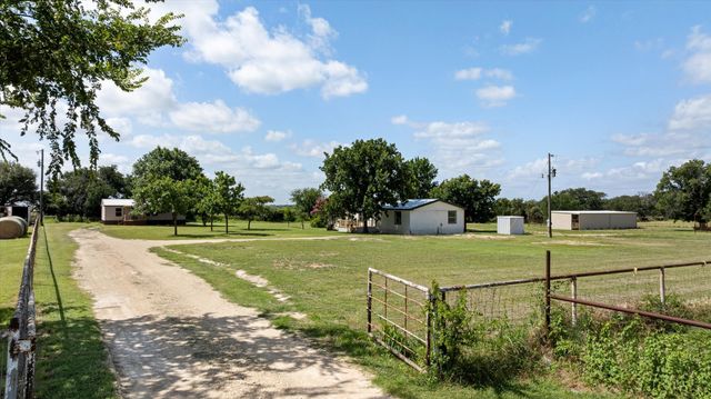 896 S County Road 283, Stephenville, TX 76401