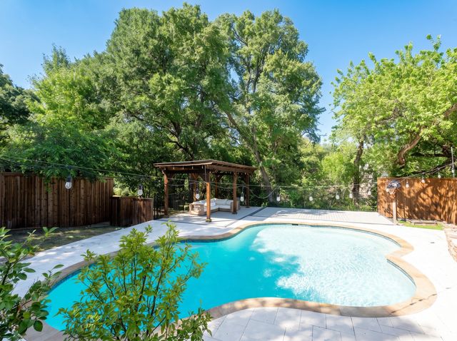 900 Westbrook Drive, Plano, TX 75075