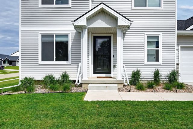 2508 SE Integra Avenue, West Des Moines, IA 50265