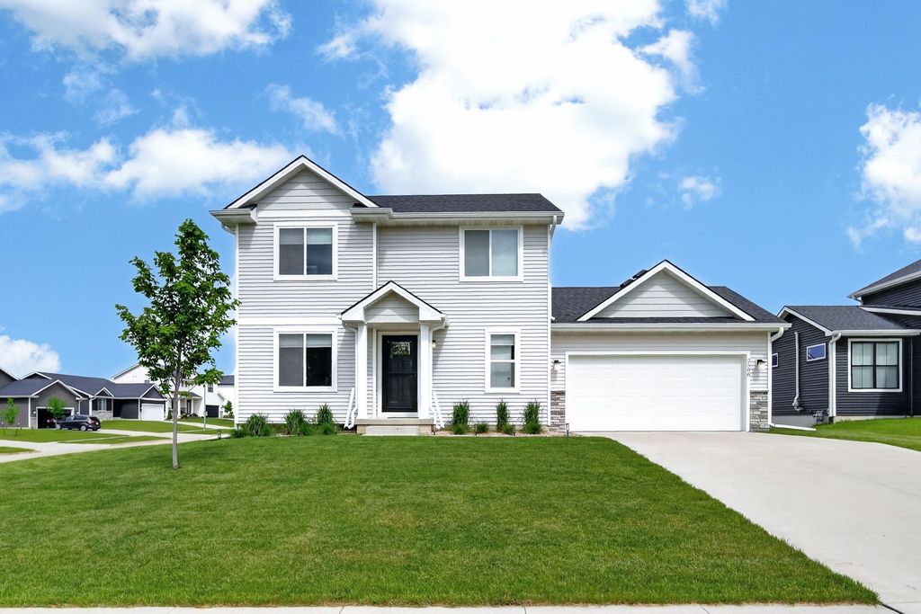 2508 SE Integra Avenue, West Des Moines, IA 50265