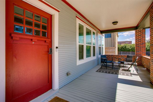 413 W 9th Street, Dallas, TX 75208