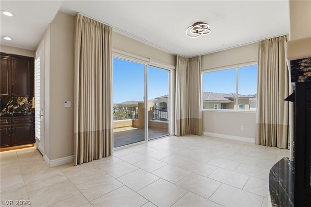 9207 Tesoras Drive 401, Las Vegas, NV 89144