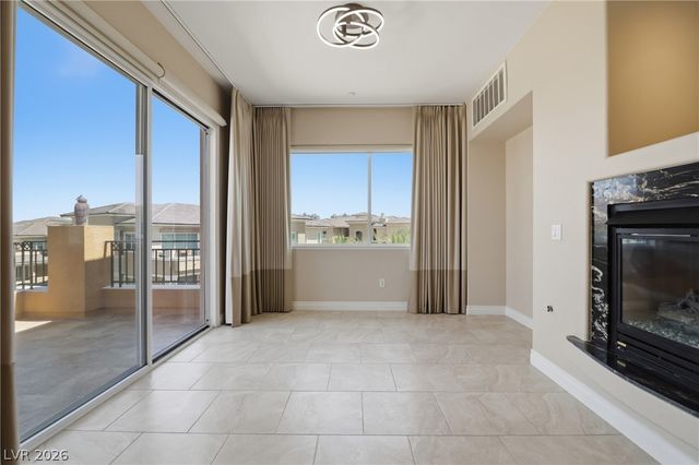 9207 Tesoras Drive 401, Las Vegas, NV 89144
