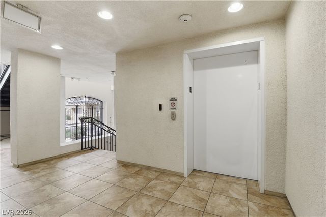 9207 Tesoras Drive 401, Las Vegas, NV 89144