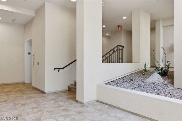 9207 Tesoras Drive 401, Las Vegas, NV 89144