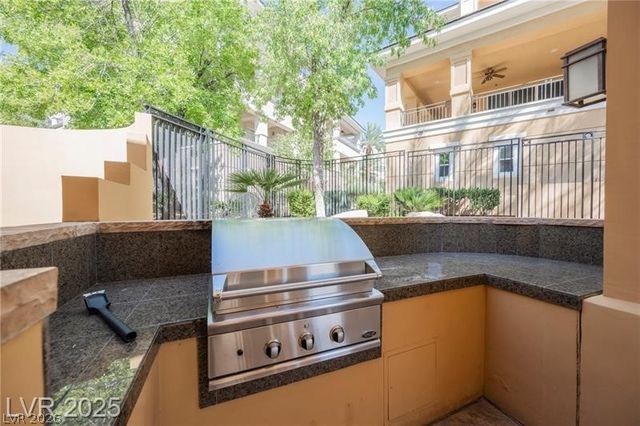 9207 Tesoras Drive 401, Las Vegas, NV 89144