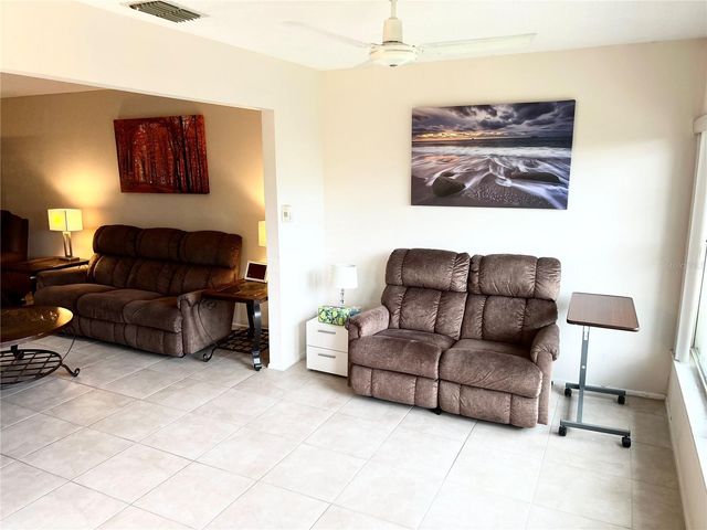 2297 LARK CIRCLE E C, Palm Harbor, FL 34684