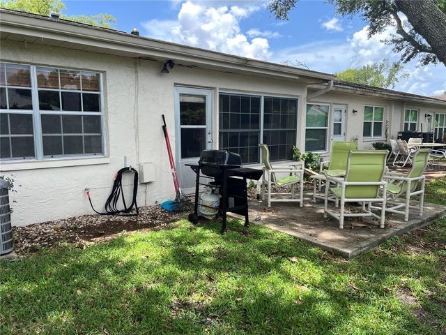 2297 LARK CIRCLE E C, Palm Harbor, FL 34684