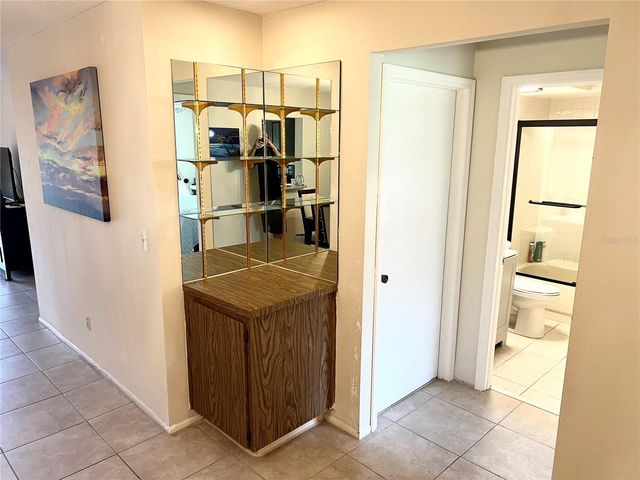2297 LARK CIRCLE E C, Palm Harbor, FL 34684