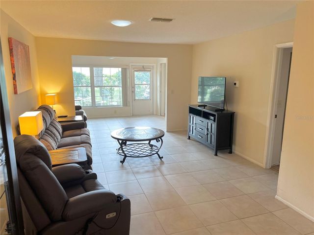 2297 LARK CIRCLE E C, Palm Harbor, FL 34684