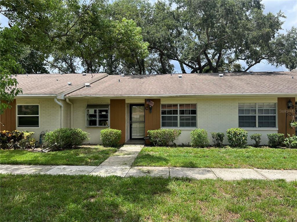 2297 LARK CIRCLE E C, Palm Harbor, FL 34684