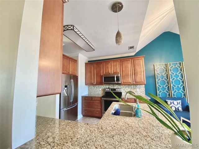 80 Spencer Way, Deatsville, AL 36022