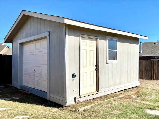 80 Spencer Way, Deatsville, AL 36022