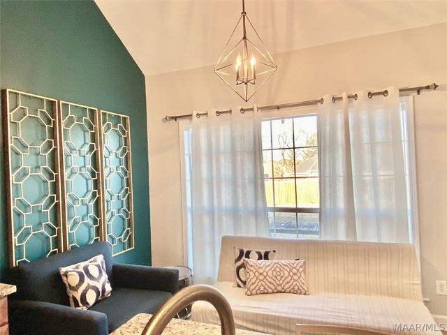 80 Spencer Way, Deatsville, AL 36022