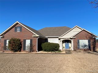 80 Spencer Way, Deatsville, AL 36022