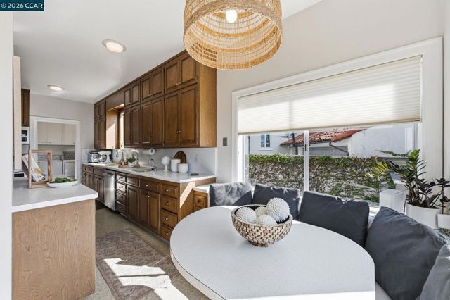 722 Palmera Ct, Alameda, CA 94501
