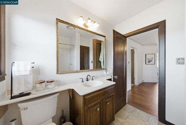 722 Palmera Ct, Alameda, CA 94501