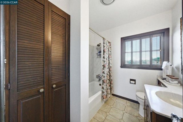 722 Palmera Ct, Alameda, CA 94501