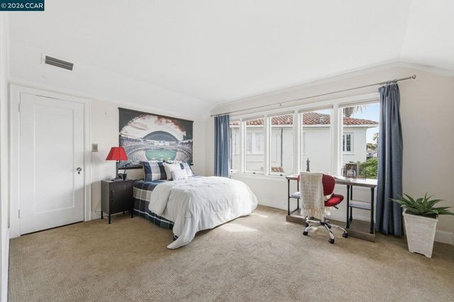 722 Palmera Ct, Alameda, CA 94501