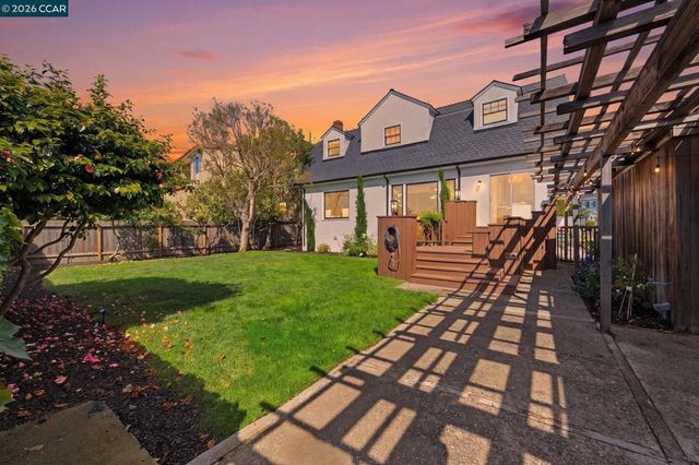 722 Palmera Ct, Alameda, CA 94501