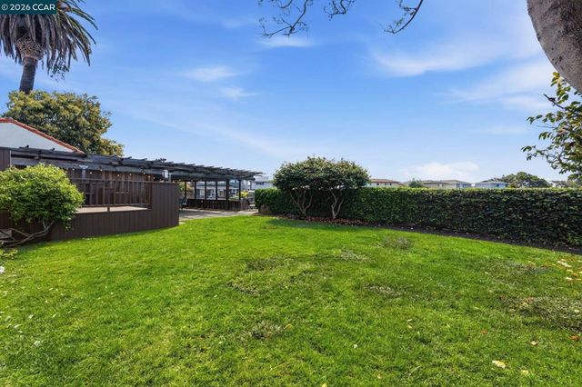 722 Palmera Ct, Alameda, CA 94501