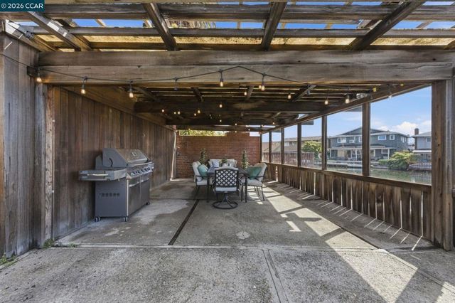 722 Palmera Ct, Alameda, CA 94501